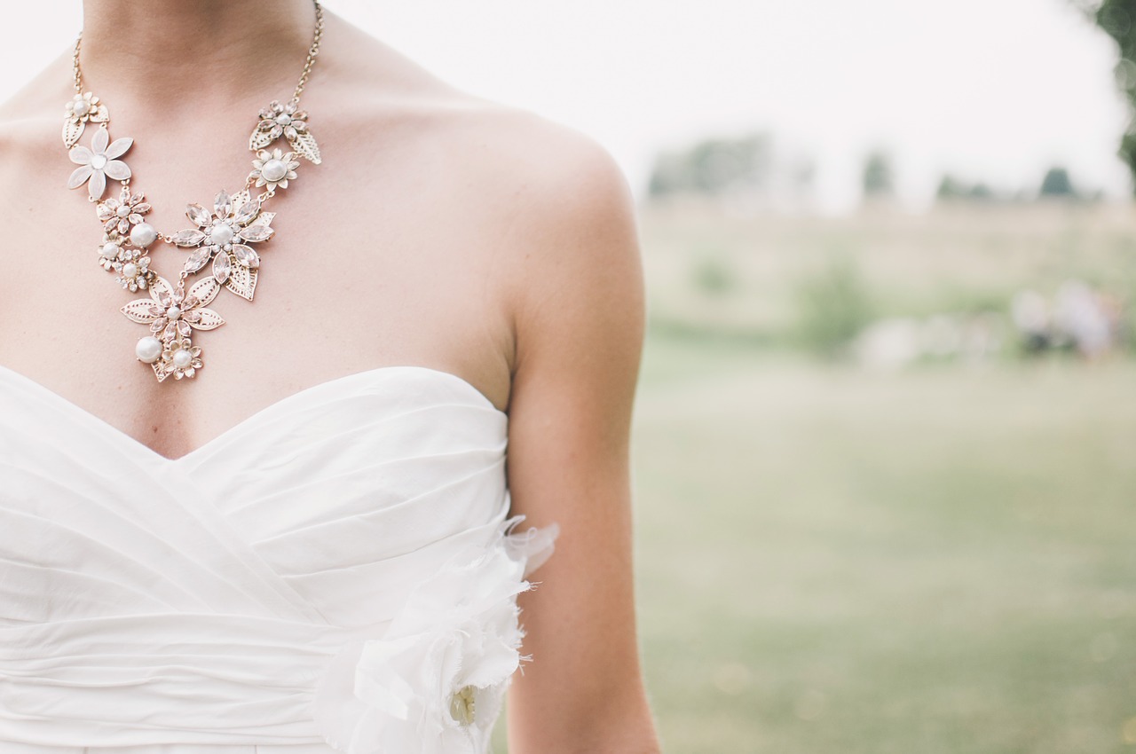 Choisir sa robe de mariée selon son type de silhouette